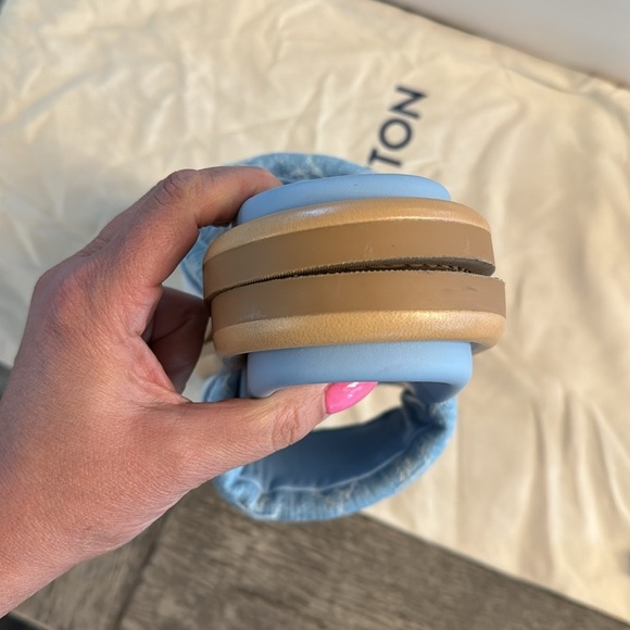 LOUIS VUITTON AUTHENTIC LV By The Pool
LV Bliss Comfort Mule size 38 - Picture 10 of 16